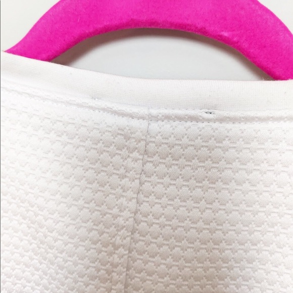 TRIBAL White Zip-Up Top Size Medium - Picture 4 of 8